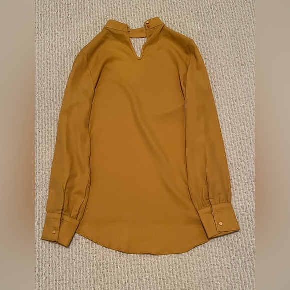 Brand New Lot of 2 Dresses and 1 Blouse Sizes XS, S, M - Picture 9 of 9